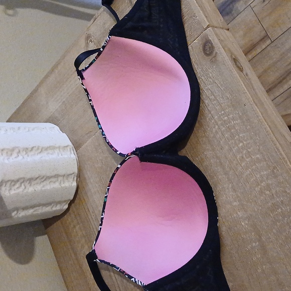 Victoria's Secret Pink Wear Everywhere Underwired Bra. Size 34DD - Picture 11 of 17